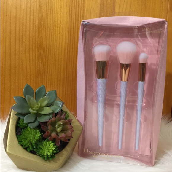 NEW Unicornesque MakeUp Brushes 3 piece set - Picture 2 of 8